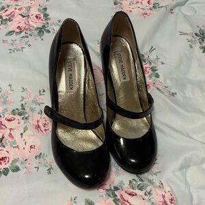 size 7 1/2 steve madden mary jane heels